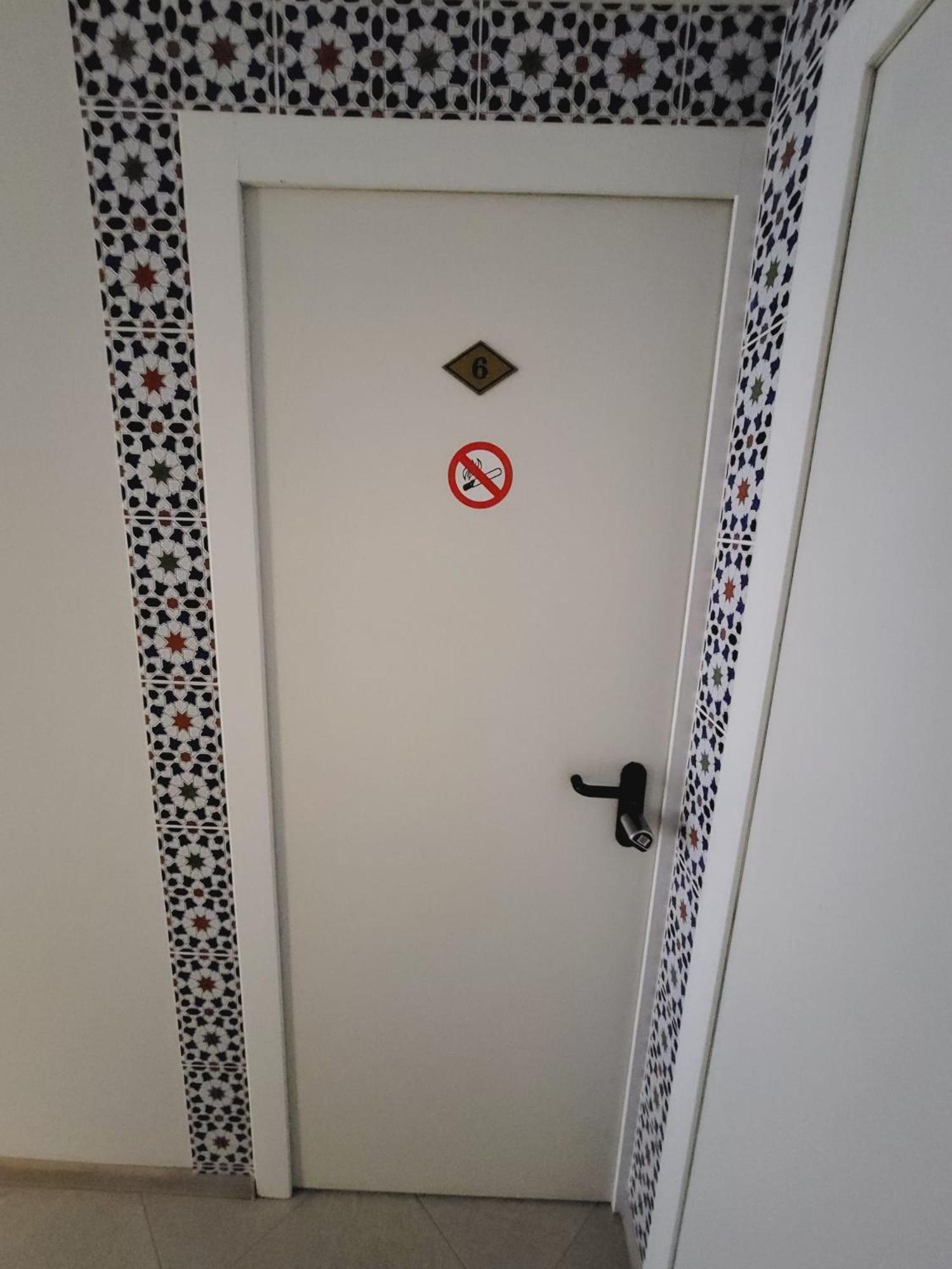 Mini-Hotel Casa De La Luz 阿利坎特 外观 照片